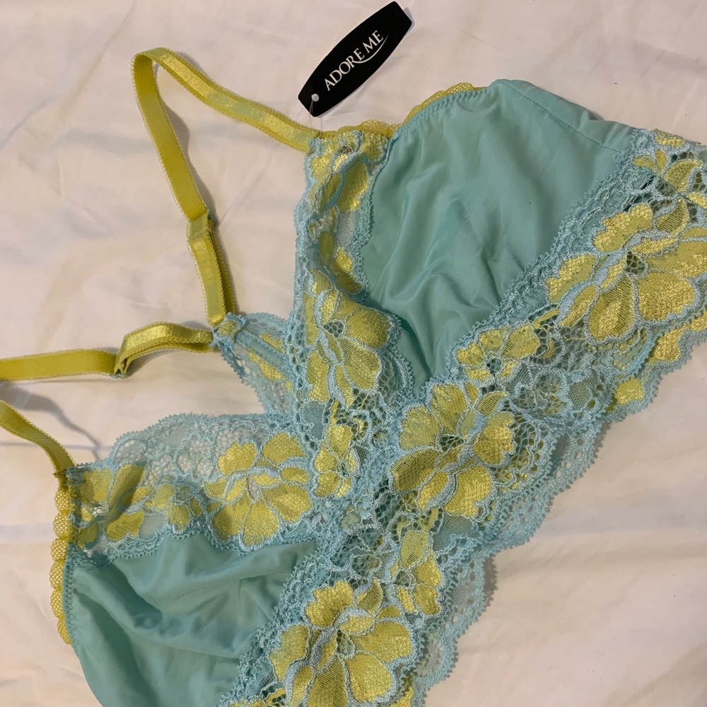 New with tags Adore Me bralette!